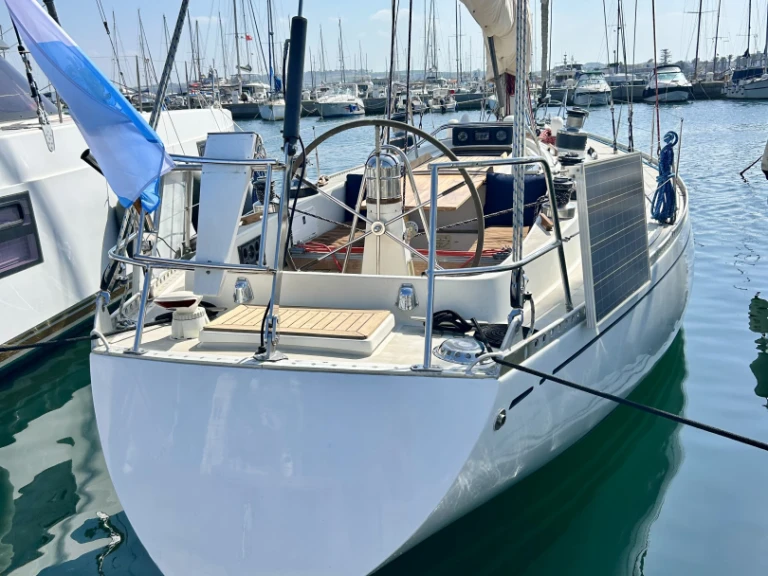 Sailboat for rent France at the best price