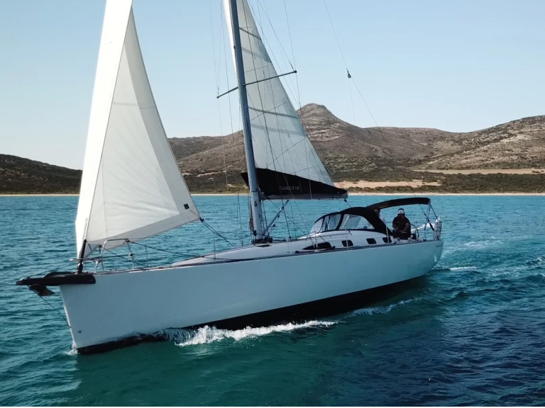 Rent a Salona Salona 44 Syros Port