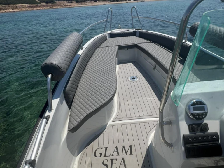 Bareboat Rental Motorboat ISATEK TEKNE with a boat licence