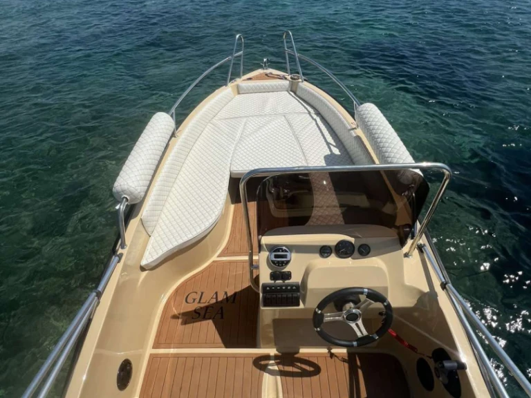 Rent a ISATEK TEKNE COBRA 495 Glyfada