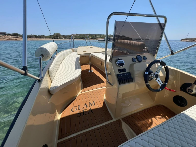 ISATEK TEKNE COBRA 495 in Glyfada on SamBoat