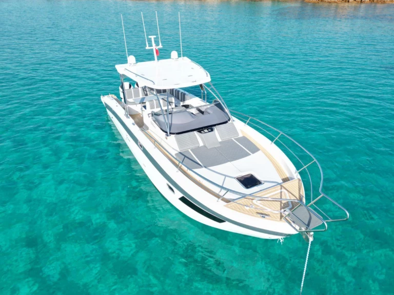 Boat rental Saver Saver 330 Sport in Marina di Portisco on Samboat