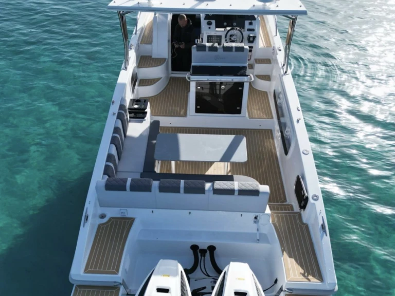 Bareboat Rental Motorboat Saver with a boat licence