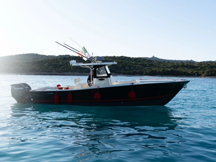 Motorboat rental with or without captain Allcustom Marina di Portisco