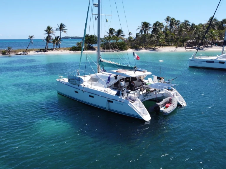 Yacht charter Uturoa cheap Nautitech 40