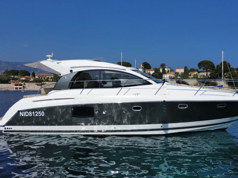 Motorboat rental in Port de Saint Jean Cap Ferrat - Jeanneau Prestige 38 S