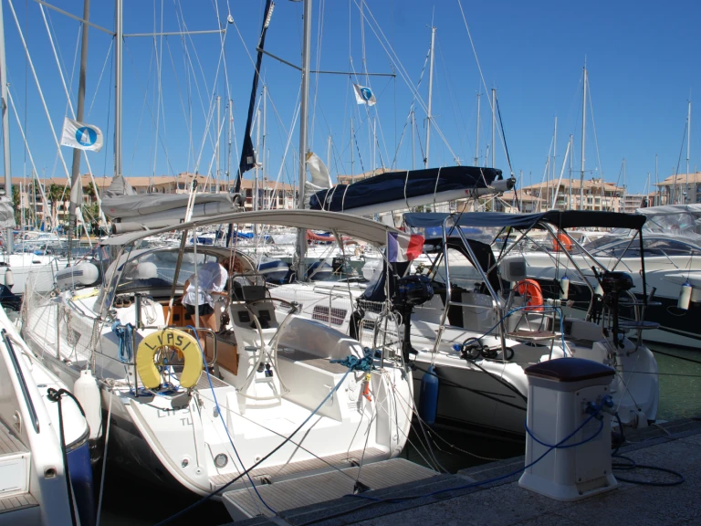 Bareboat Rental Sailboat Bavaria with a boat licence