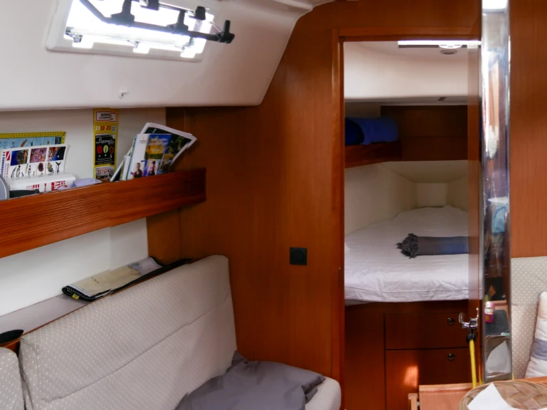 Bavaria Bavaria 32 Cruiser charter bareboat or captained in  Bormes-les-Mimosas