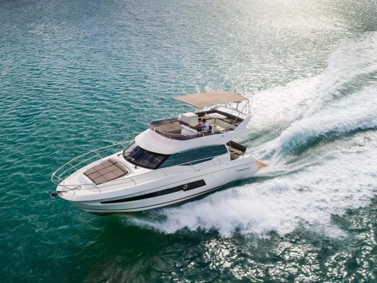 Luxury Yacht rental in Bandol - Prestige Yachts 460