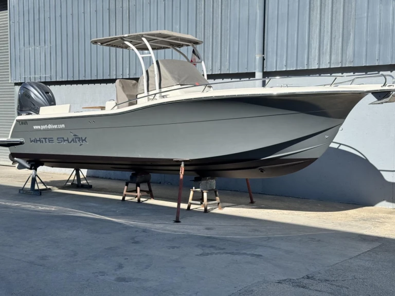 Motorboat rental with or without captain White Shark Bandol