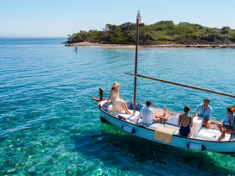 Boat rental Corcho III in Port d'Alcudia on Samboat