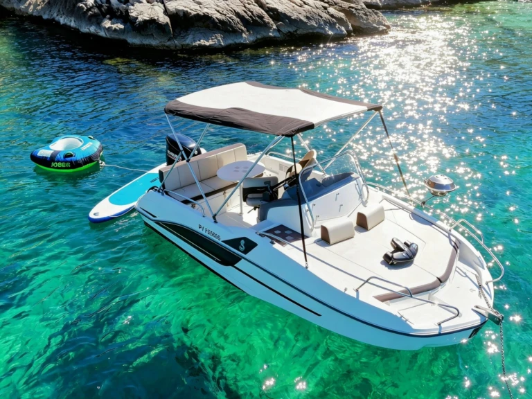 Yacht charter Marseille cheap Flyer 5.5 SUNdeck