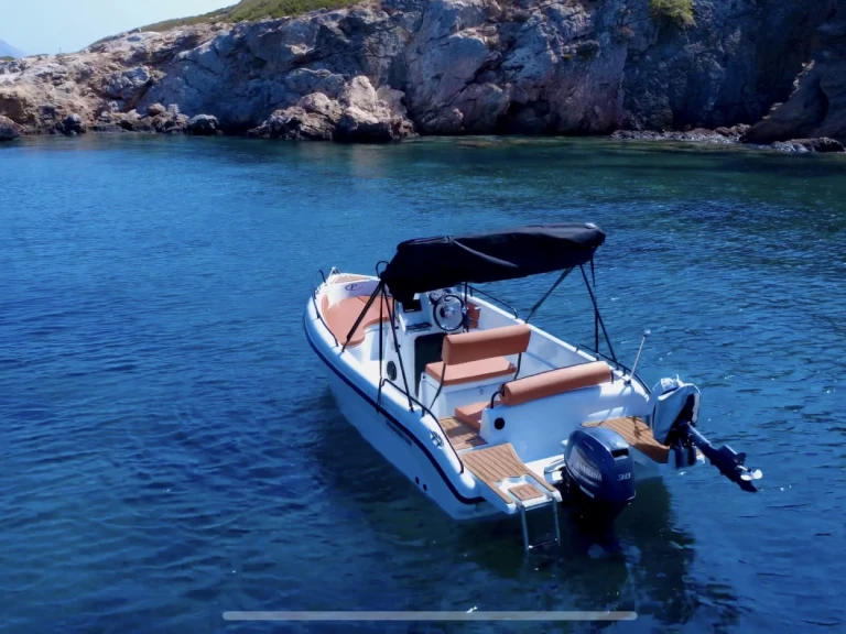 Motorboat for rent Anavyssos at the best price