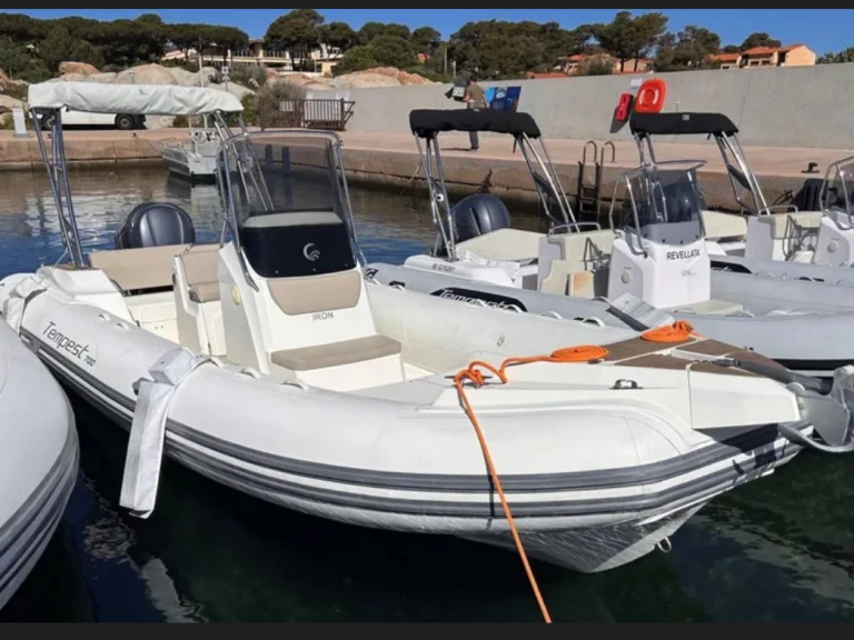 Rent a Capelli Tempest 700 Sun France