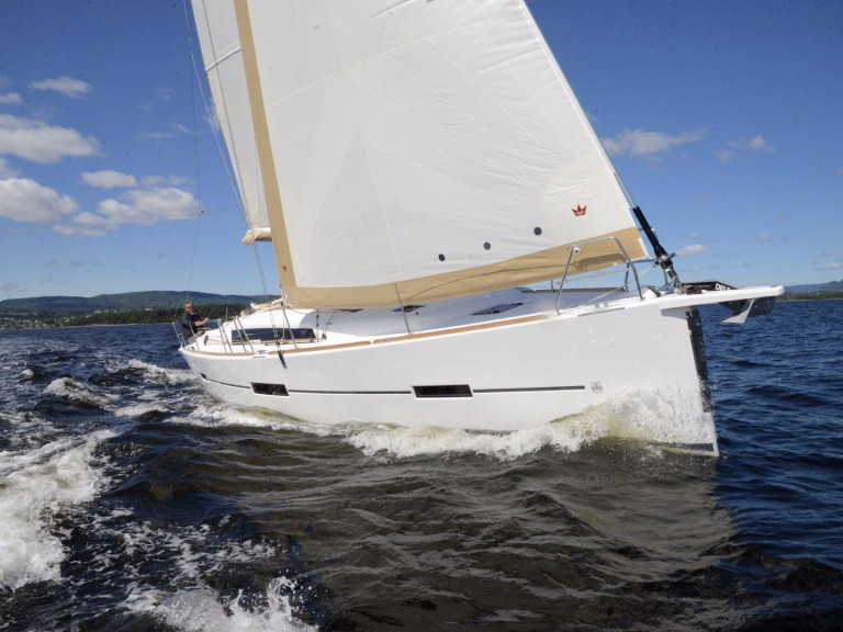 Bareboat Rental Sailboat Dufour with a boat licence
