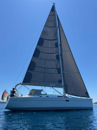 Boat rental Hanse Hanse 430 E in Pula on Samboat
