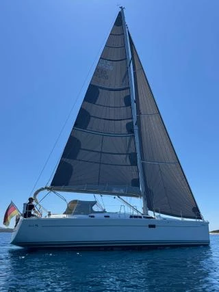Boat rental Hanse Hanse 430 E in Pula on Samboat