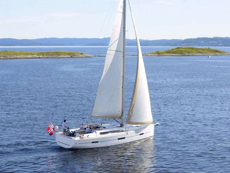 Sailboat rental with or without captain Dufour Parham Town