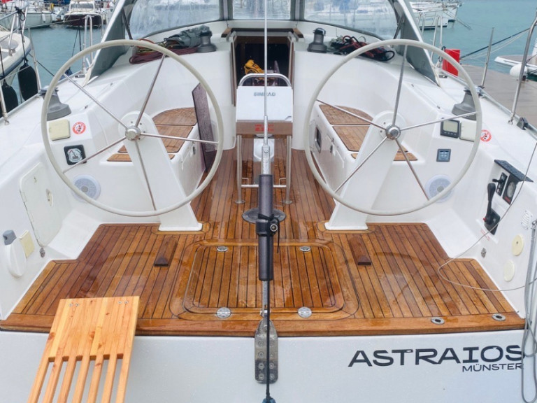 Yacht charter Pula cheap Hanse 430 E