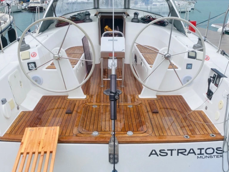 Yacht charter Pula cheap Hanse 430 E