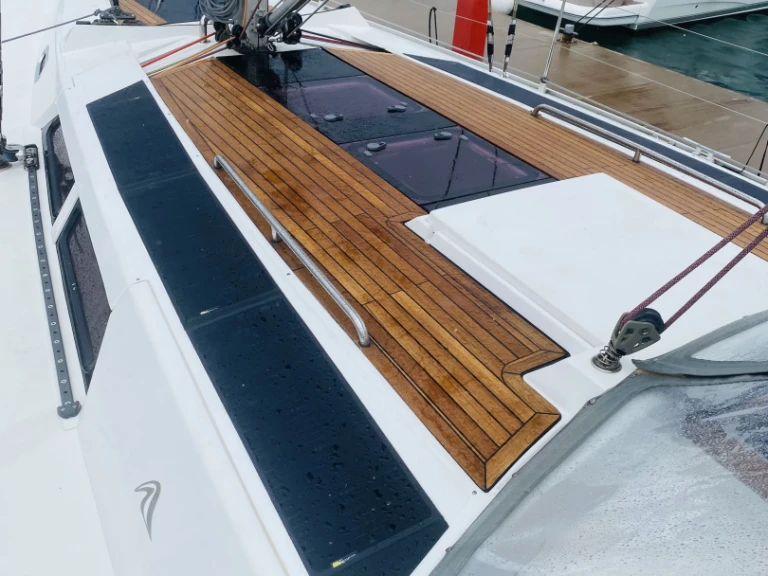 Sailboat rental in Pula - Hanse Hanse 430 E