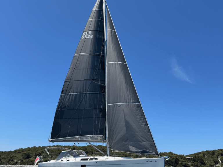 Boat rental Hanse Hanse 430 E in Pula on Samboat
