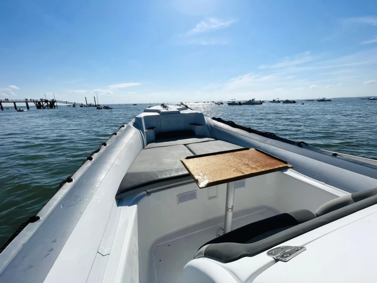 Lomac Lomac 760 IN in Lège-Cap-Ferret on SamBoat