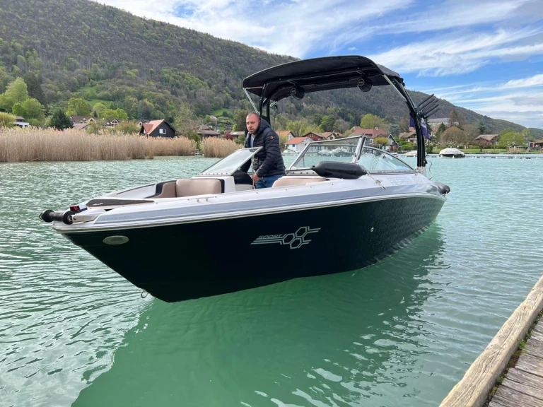 Motorboat rental in Annecy - Four Winns Horizon 200