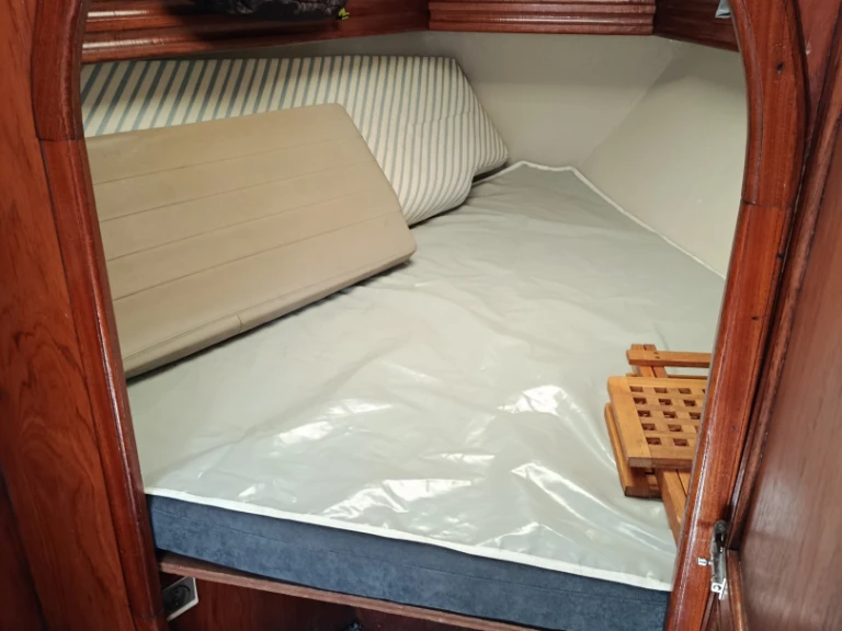 Yacht charter Loctudy cheap TRISMUS 37