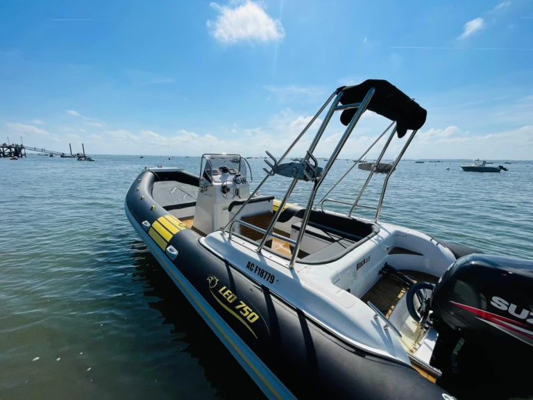 Boat rental Nautica Led Nautica Led 750 GS in Lège-Cap-Ferret on Samboat