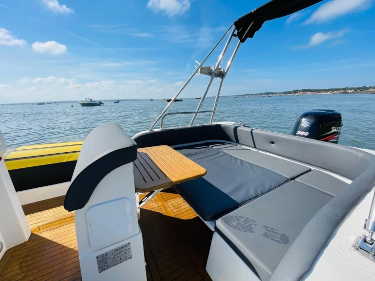 Nautica Led Nautica Led 750 GS charter bareboat or captained in  Lège-Cap-Ferret