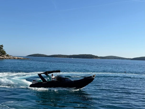 Boat rental Aquamax Offshore  in Hvar on Samboat