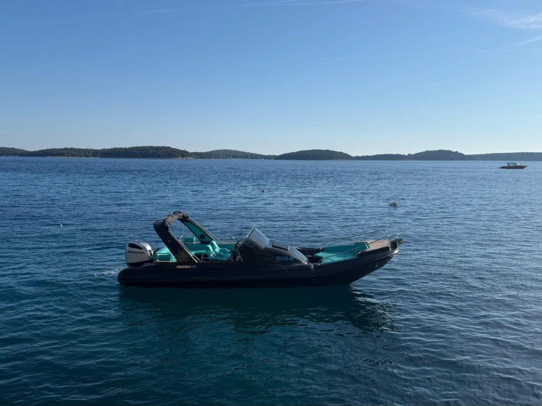 RIB rental with or without captain Aquamax Hvar