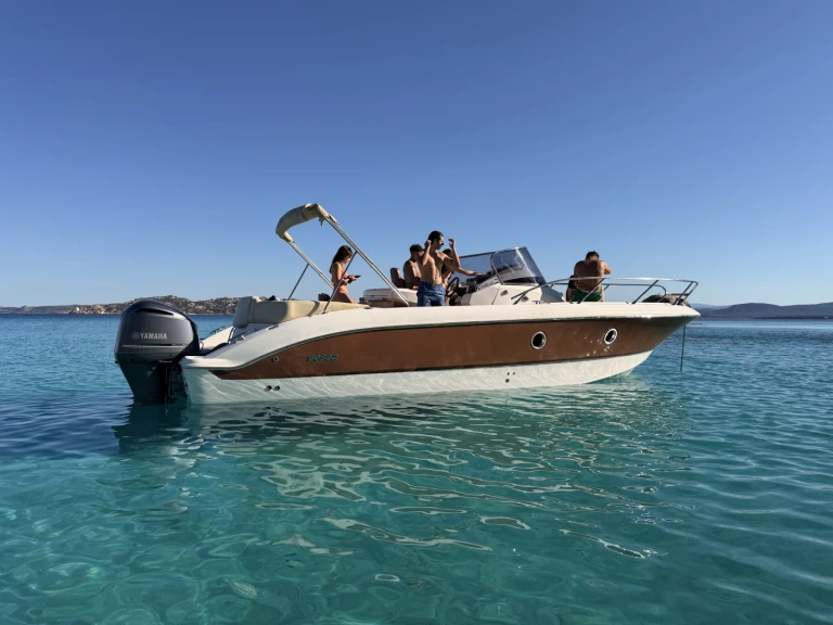 Sessa Marine Key Largo 30 in Poltu Quatu on SamBoat
