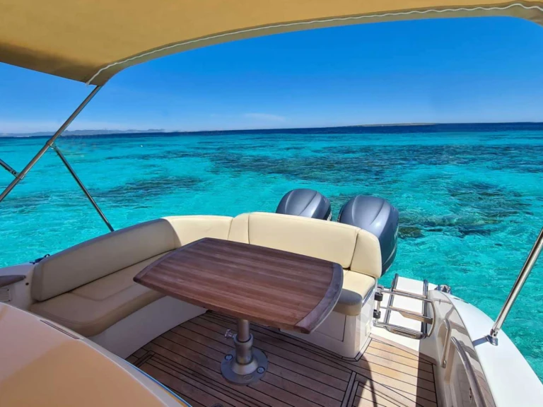 Rent a Sessa Marine Key Largo 30 Poltu Quatu