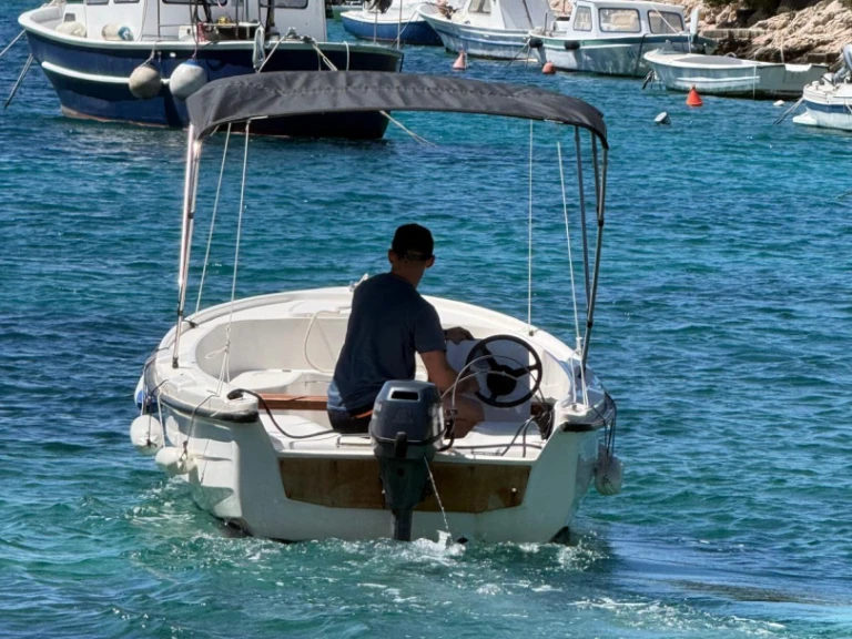 Rent a Adria Adria10 Hvar