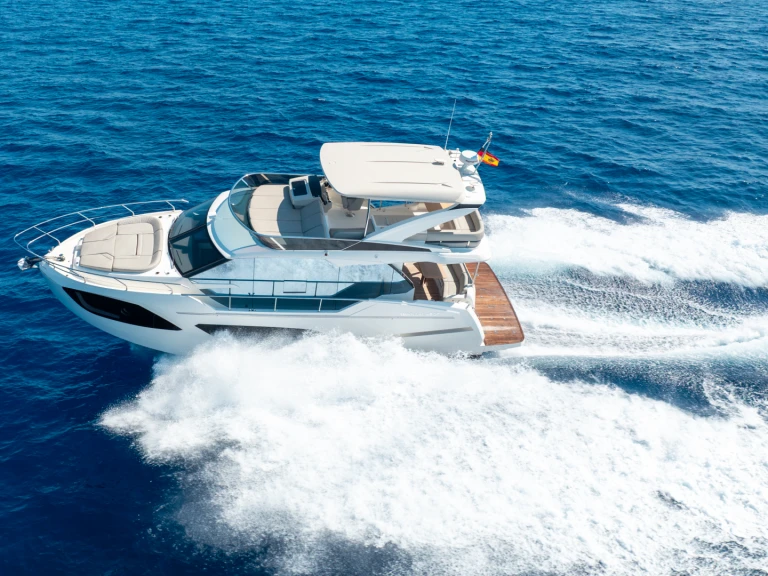 Bareboat Rental Motorboat Absolute with a boat licence