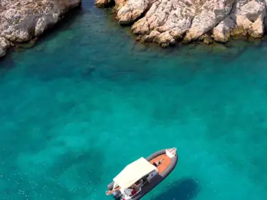 Bareboat Rental Motorboat Blu and blu italy with a boat licence