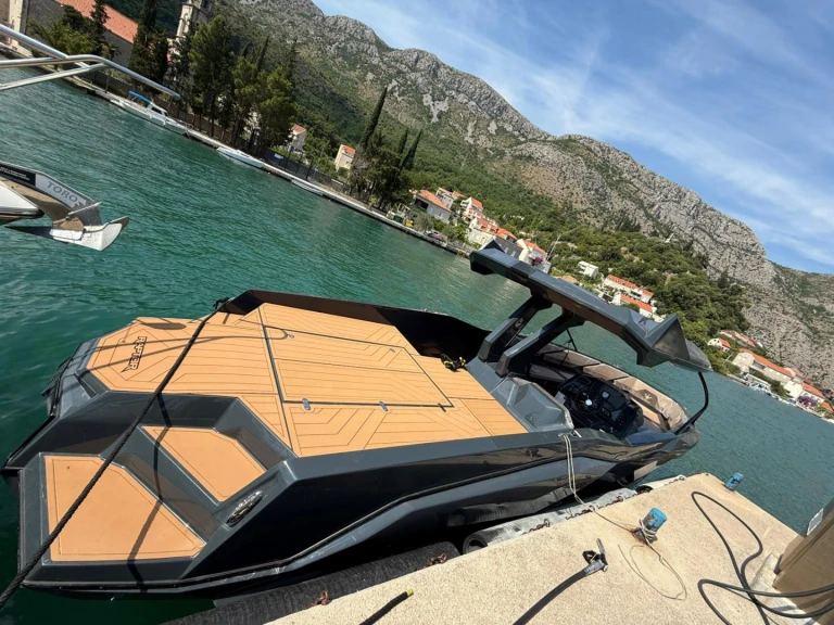 Rent a Alesta Raptor Hvar