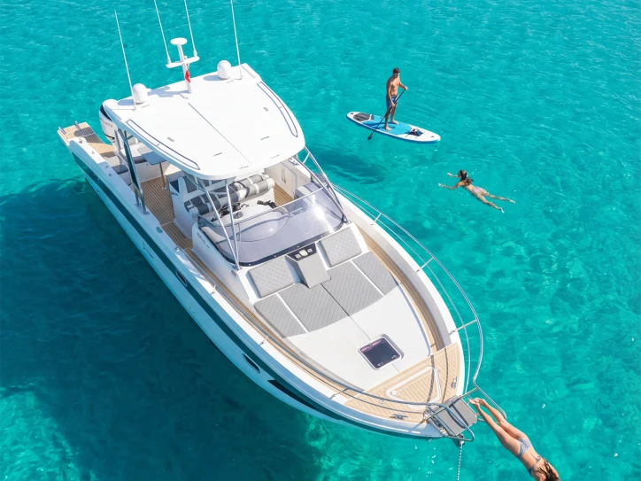 Motorboat rental with or without captain Saver Portisco