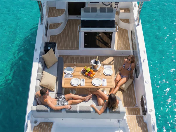 Motorboat for rent Portisco at the best price