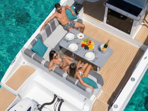 Rent a Saver Saver 330 Sport Portisco