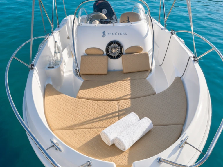 Yacht charter Port of Alicante cheap Flyer 550