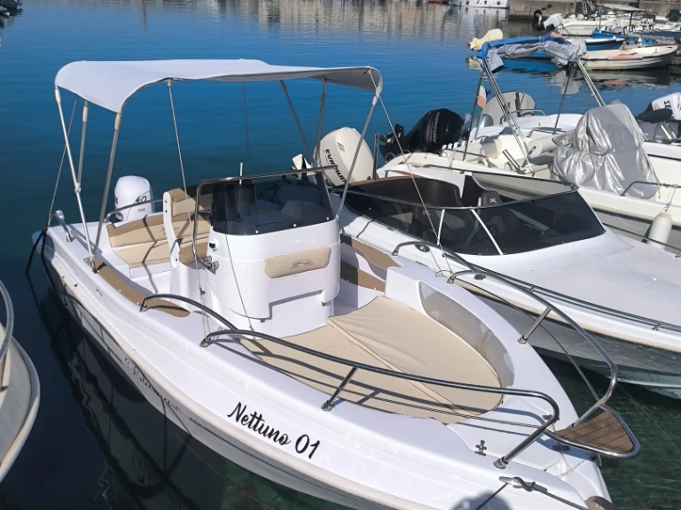 Motorboat for rent Palmi at the best price