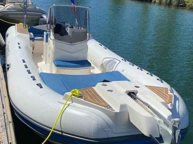 Capelli Capelli 700 Sun charter bareboat or captained in  Cannes