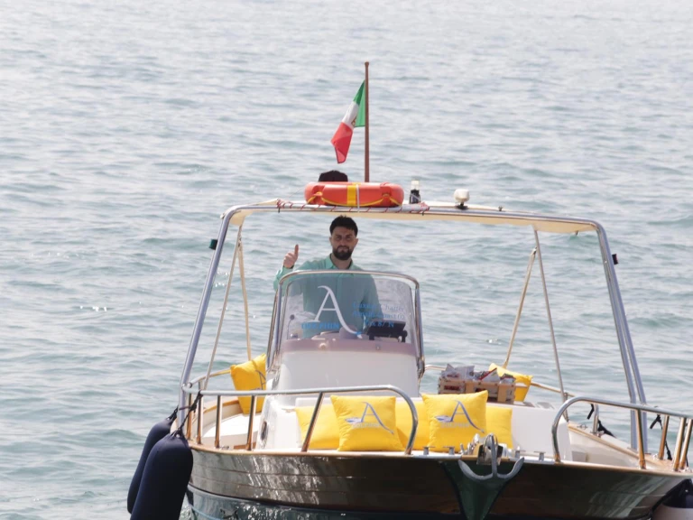 Fratelli Aprea Sorrento 7,50 open cruise charter bareboat or captained in  Salerno