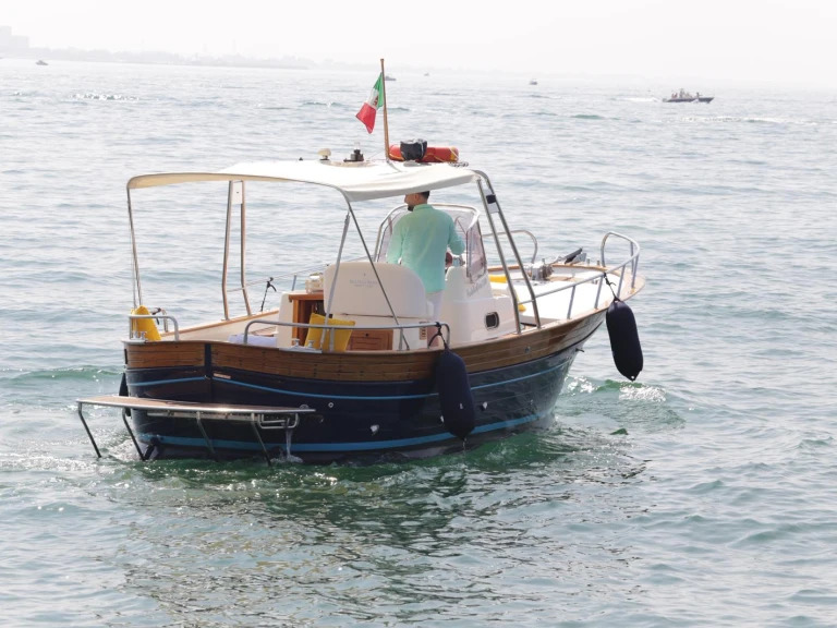 Fratelli Aprea Sorrento 7,50 open cruise in Salerno on SamBoat