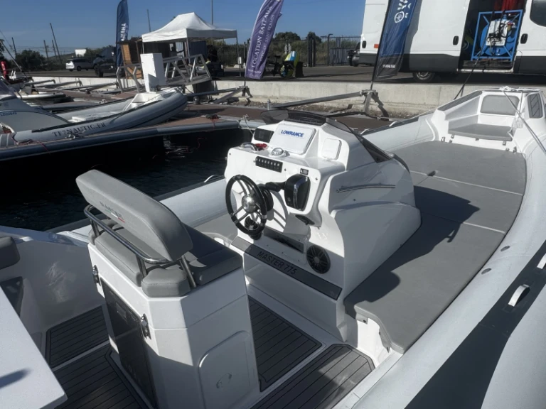 Boat rental Master Master 775 in Sète on Samboat