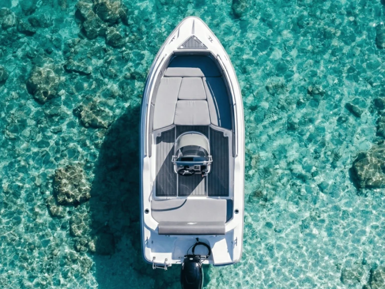 Nireus Optima 490 in Marina Aliki on SamBoat