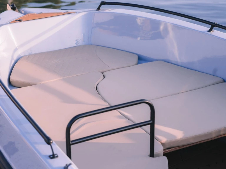 Rent a Nireus Optima 490 Marina Aliki